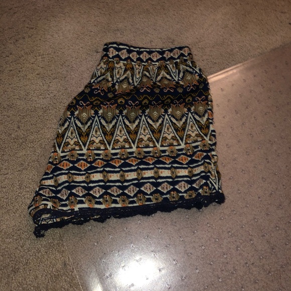 Patterned Shorts - Picture 2 of 4